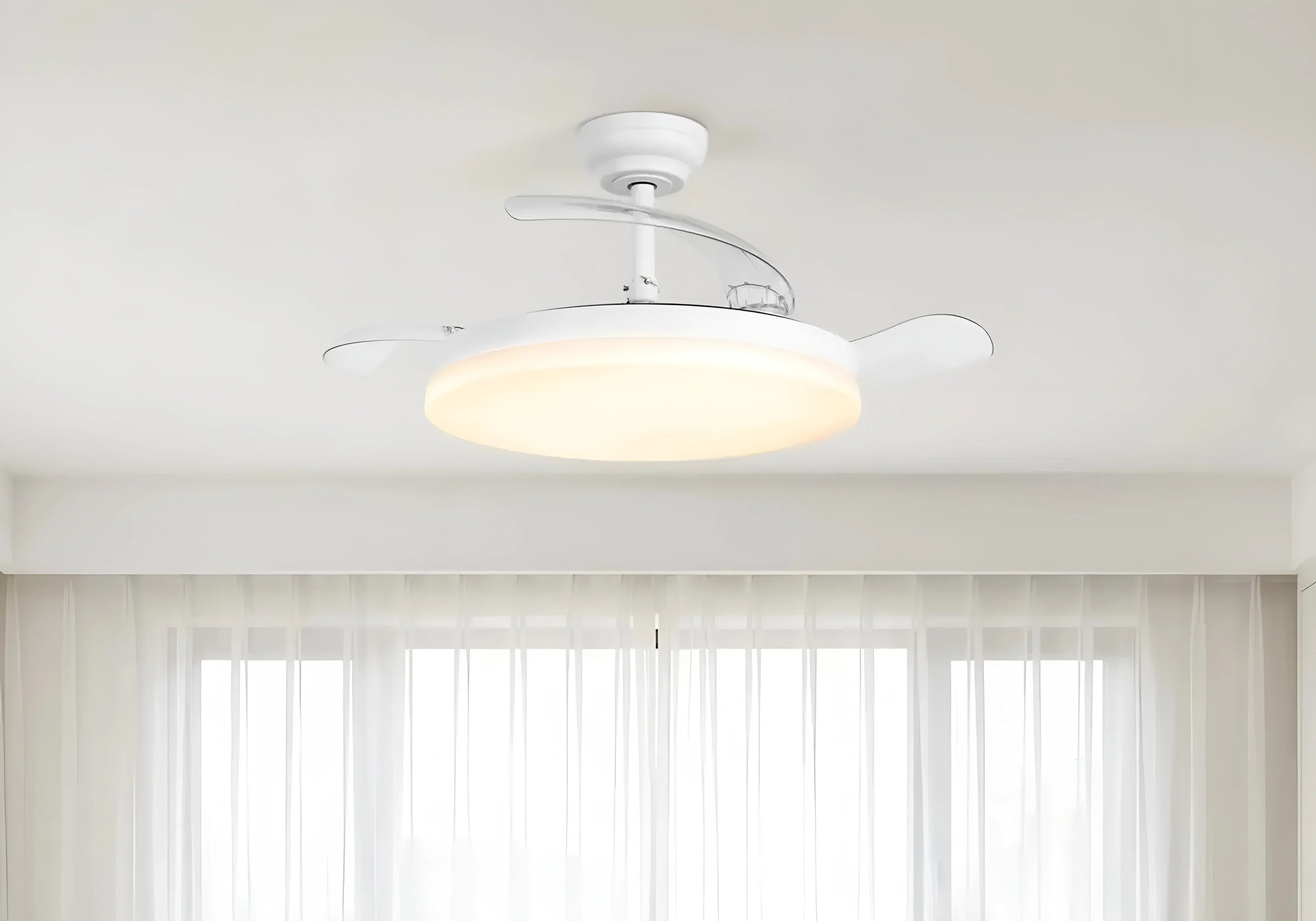 How to Choose a Retractable Ceiling Fan for Your Living Room？ - Parrot Uncle ES