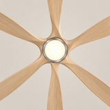 Ventilador de techo Amora cromo/madera clara de Ø132 cm con luz LED y aspas de madera maciza 100% 