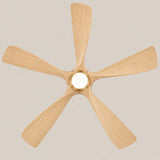 Ventilador de techo Vesta de Soft Brass/madera clara de Ø152 cm con luz LED y aspas de madera maciza 100% 