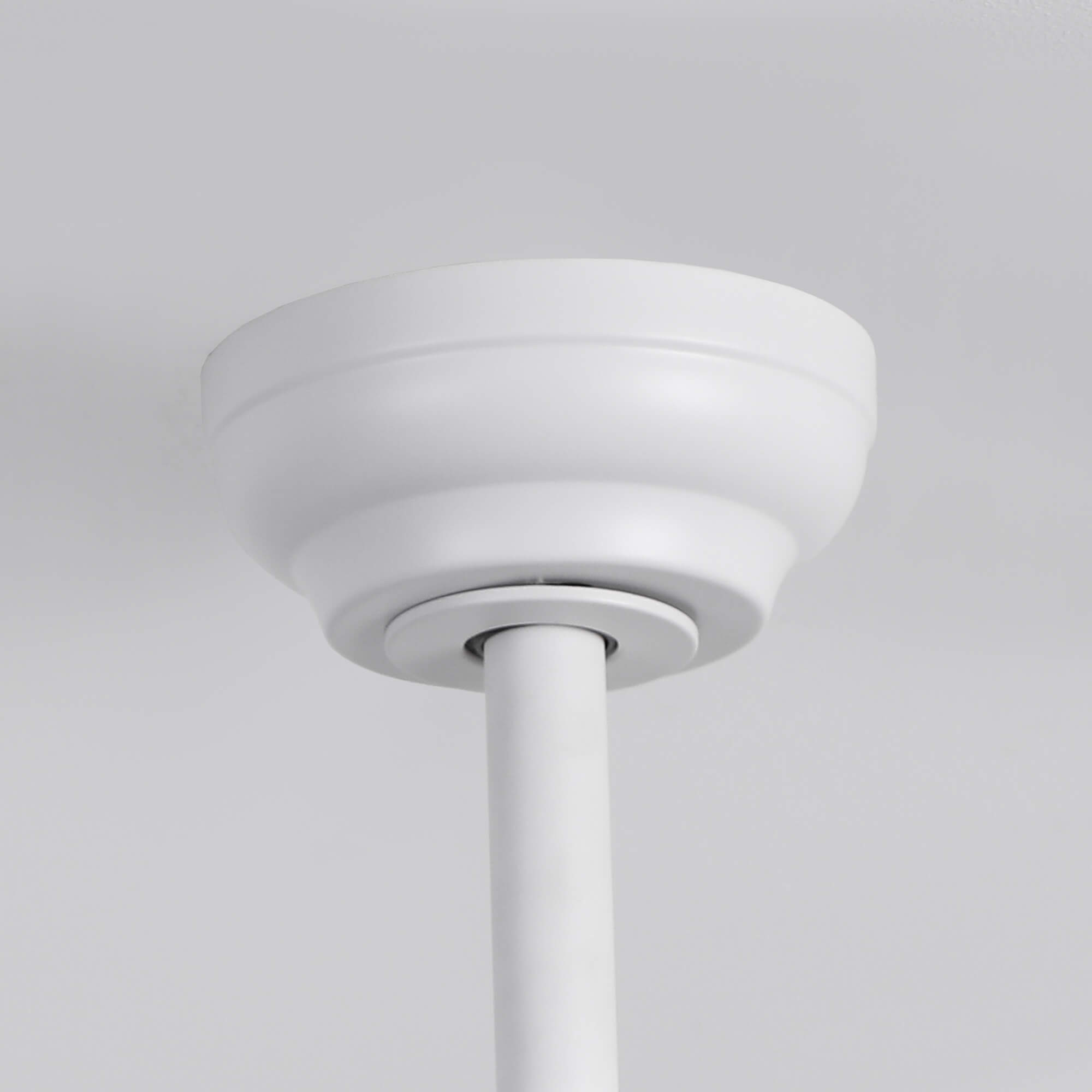 Ventilador de techo Raydon motor DC ultrasilencioso Ø106 cm con aspas retráctiles y luz LED