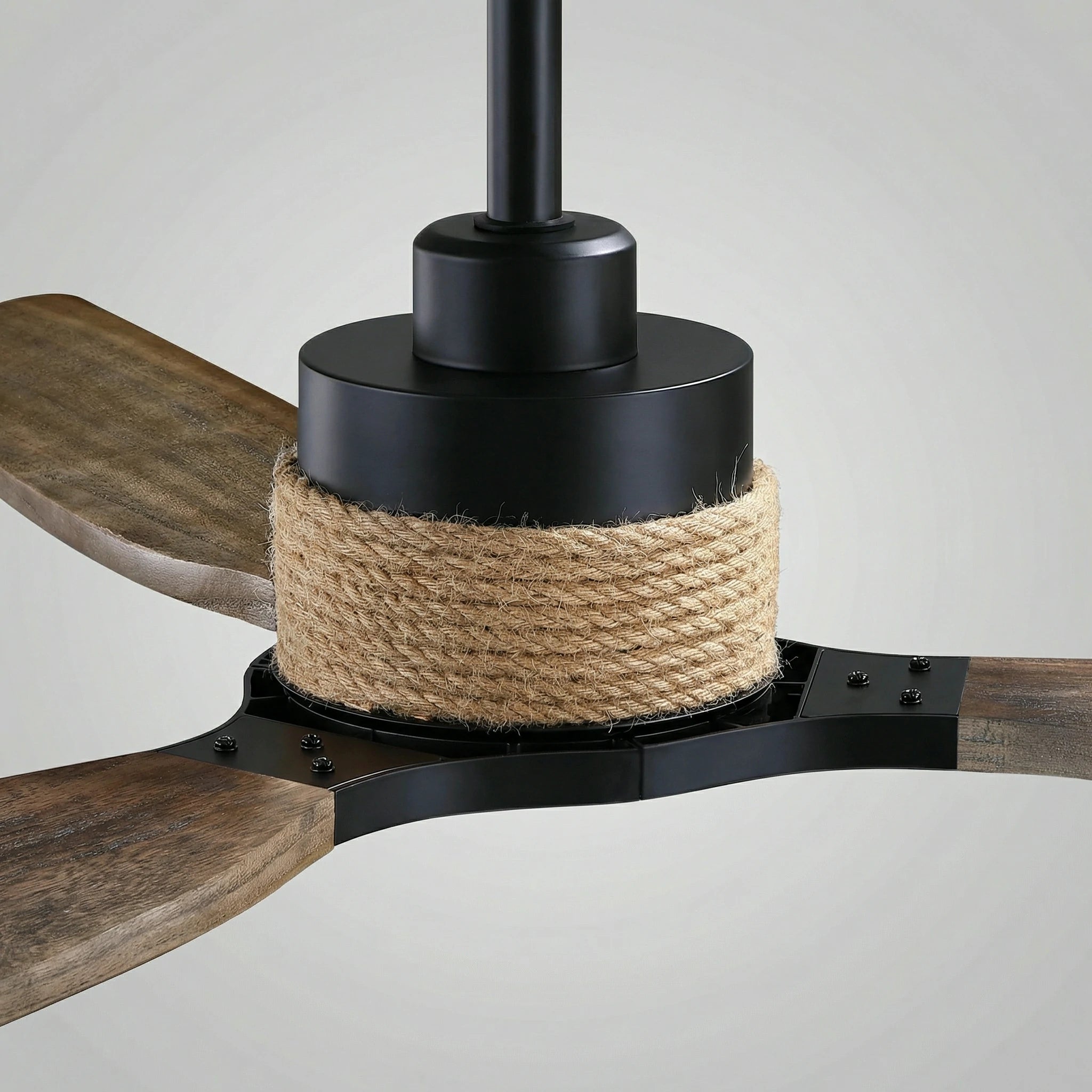 Ventilador de techo Louise negro mate Ø142 cm con luz LED y aspas de madera maciza 100%